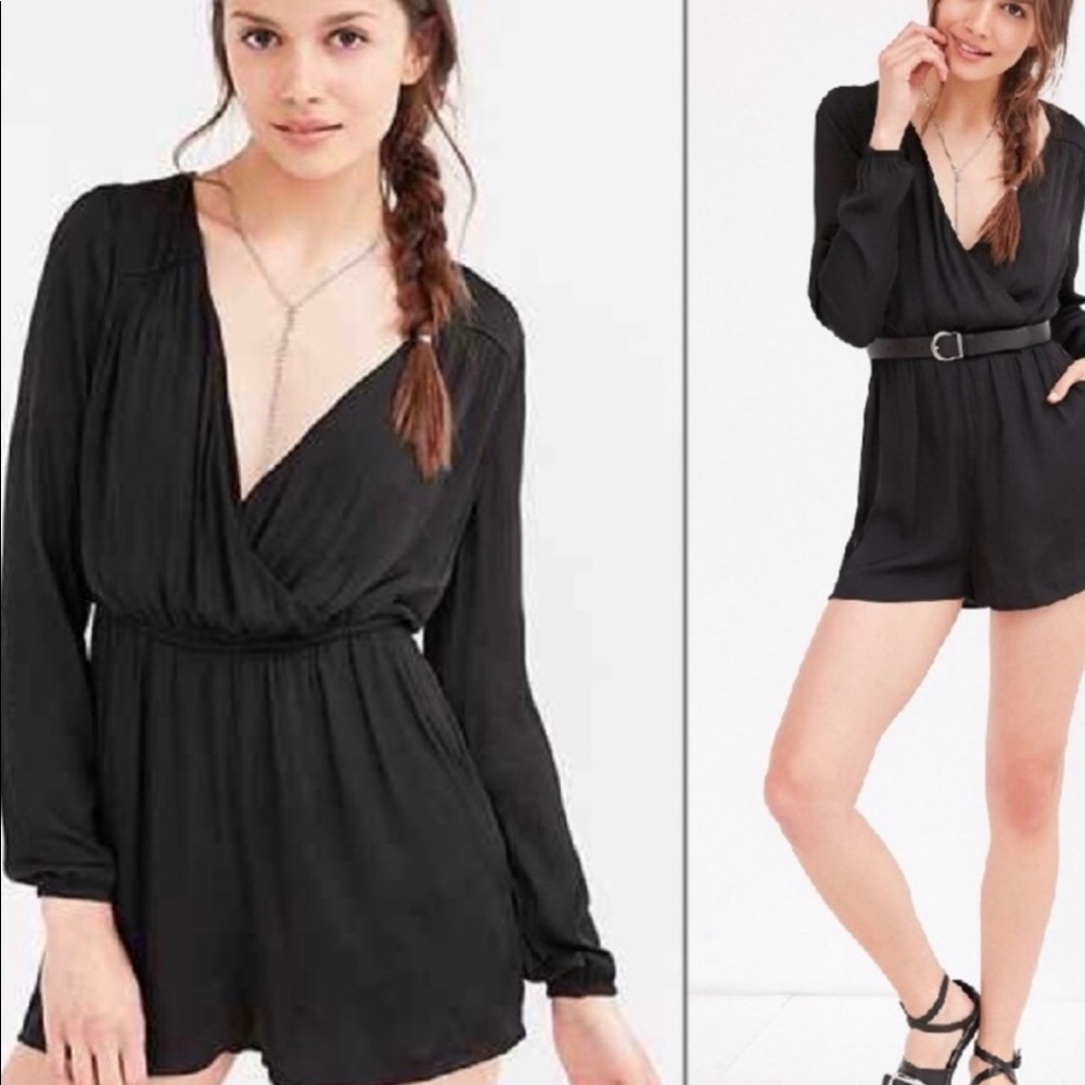 Alice & UO Demy Black Long Sleeve Deep V Romper